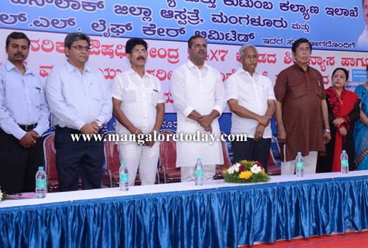 Oscar lays foundation for Janasanjeevini generic medical centre at Wenlock 1